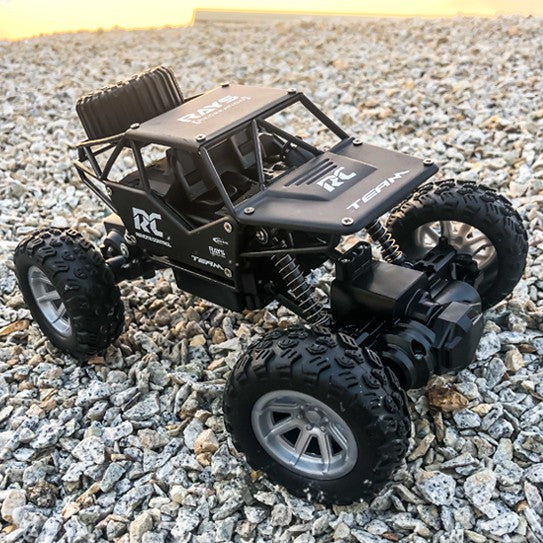 Mini Four Wheel Climbing Rock Crawler 1:18 Scale Remote Control Car Toy